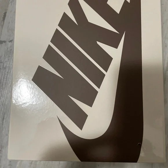 NIKE: Travis Scott x Air Jordan 1 Low "Canary" W8/M 6.5 - Picture 3 of 4